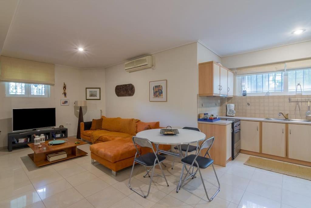 Apartment In Nea Erithrea *